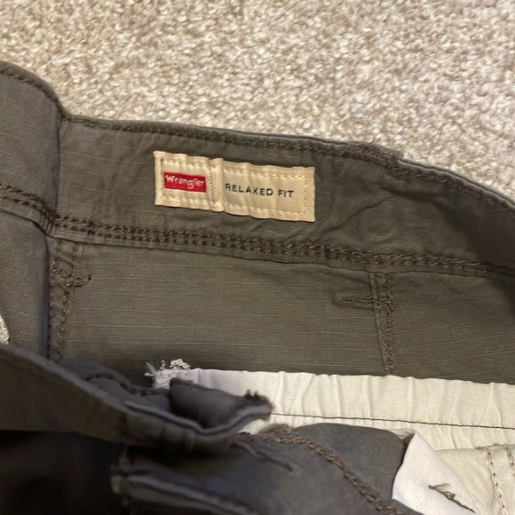 NWT Men’s Wrangler Five Star relaxed fit cargo pants - Picture 5 of 7